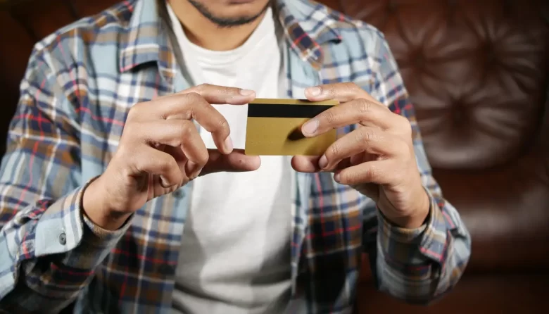 Descubra as transformações e desafios dos bancos digitais em 2025. Explore o futuro do luxo financeiro, fintechs inovadoras e tendências para 2026 no Brasil. Prepare-se!