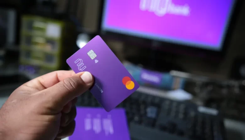 Descubra como os bancos de luxo estão se adaptando à transformação digital e o que isso significa para o futuro dos serviços financeiros exclusivos.