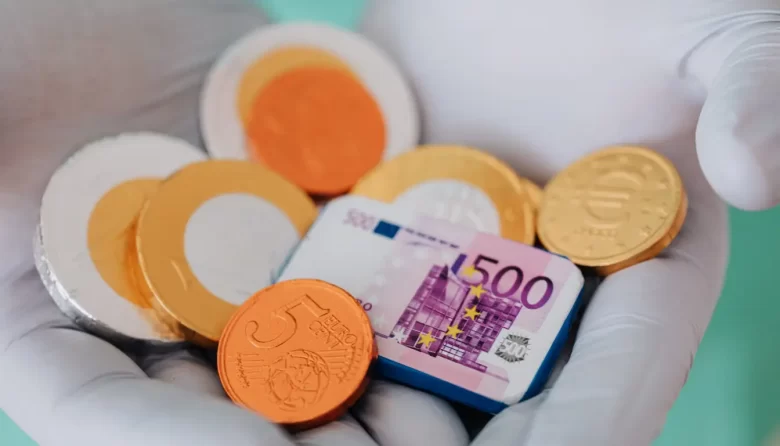 Descubra como hábitos financeiros podem transformar sua vida em 2025, levando você a uma estabilidade financeira duradoura e segura.